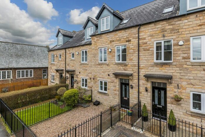 3 Bedroom Town House To Rent In Richard Gossop Court, Burley In Wharfedale, LS29