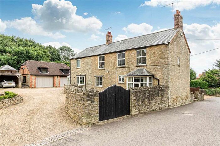 4 Bedroom Detached House For Sale In Castle Road, Lavendon, MK46