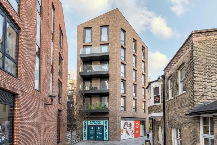 2 Bedroom Flat To Rent In Drapers Yard, London, SW18