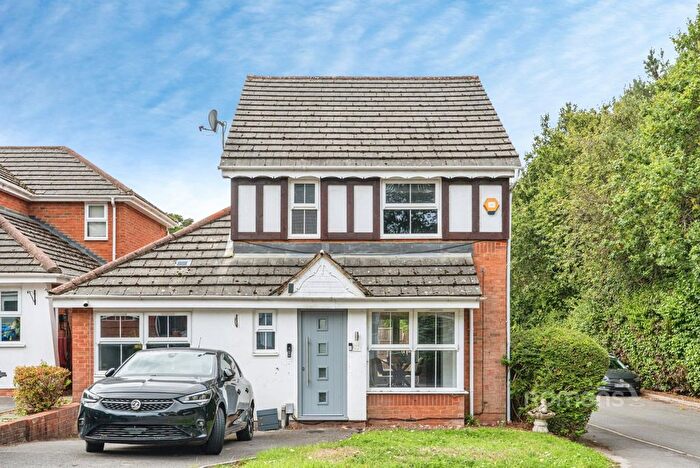 4 Bedroom Detached House To Rent In Heathside Park, Camberley, Surrey, GU15