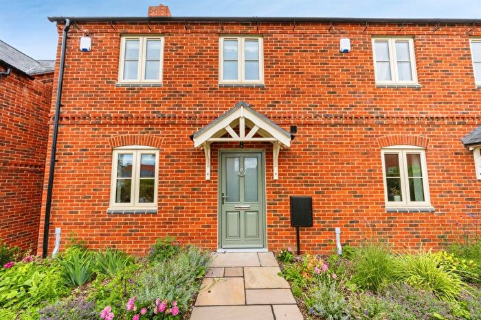 3 Bedroom Terraced House For Sale In Stubbs Close, Stewkley, Leighton Buzzard, LU7
