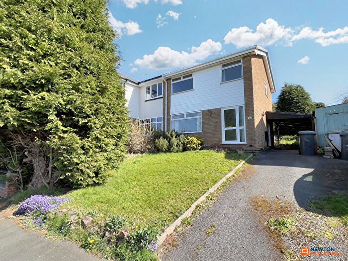 3 Bedroom Semi-Detached House For Sale In Glebe Road, Thringstone, LE67