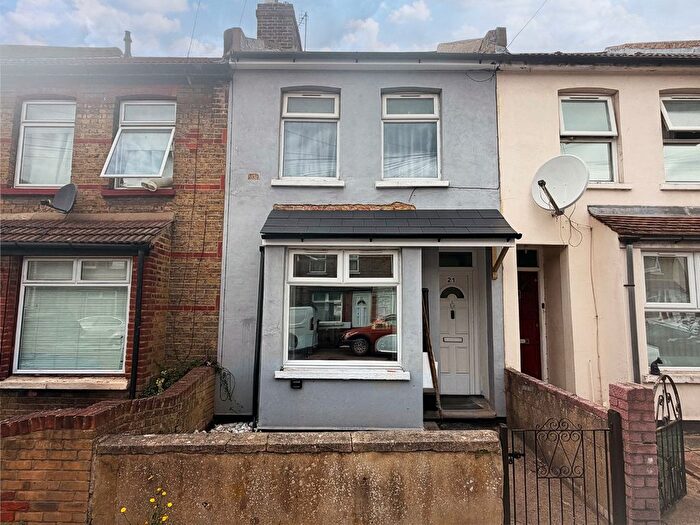 3 Bedroom Terraced House To Rent In Cecil Road, Gravesend, Kent, DA11