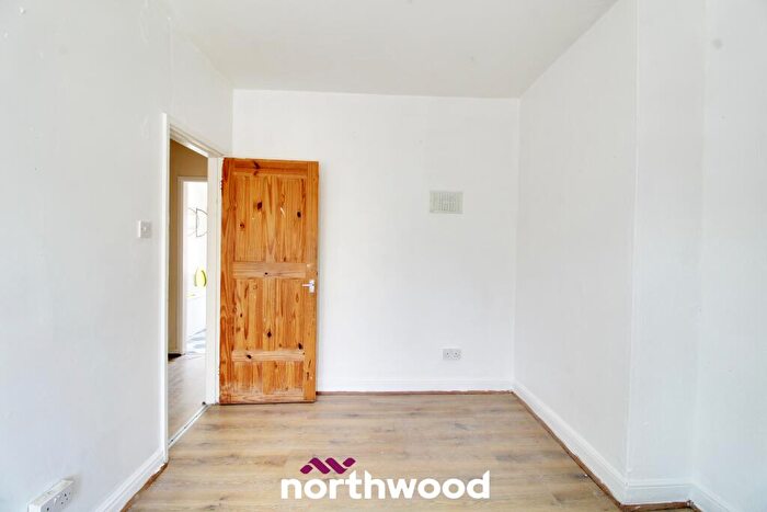 3 Bedroom Terraced House For Sale In Balfour Road, Bentley, Doncaster, DN5