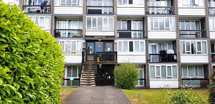 1 Bedroom Flat For Sale In Ashbourne Close, North Finchley, N12