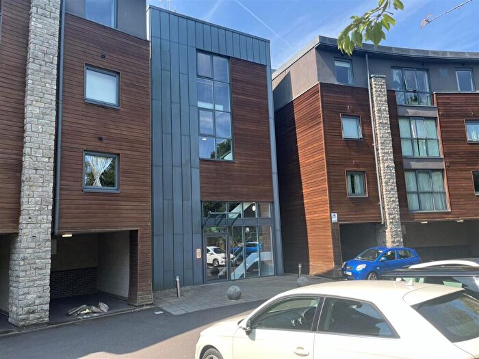 2 Bedroom Flat To Rent In Sandling Lane, Maidstone, ME14