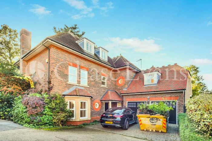 6 Bedroom Detached House To Rent In Regents Drive, Woodford Green, IG8