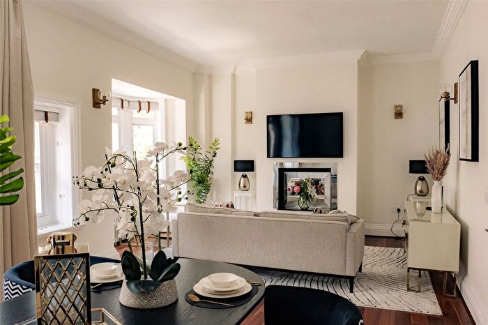 2 Bedroom Flat To Rent In Berkeley Street, Mayfair, W1J