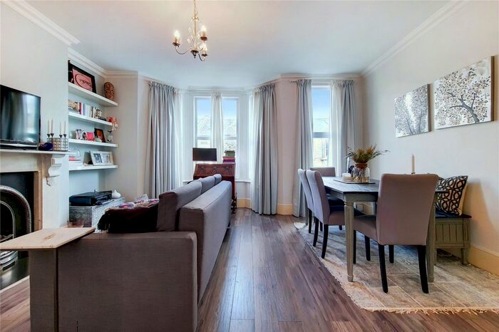 1 Bedroom Flat To Rent In Lavender Sweep, Clapham Junction, SW11
