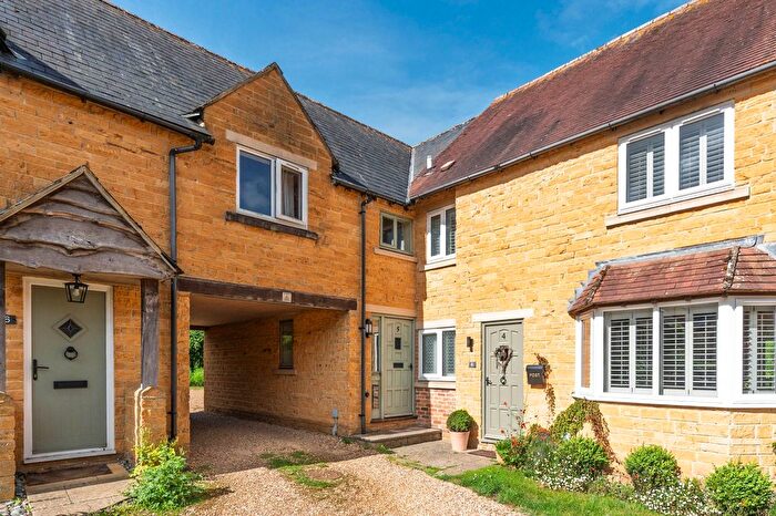 3 Bedroom Terraced House For Sale In Cottage Farm Court, Stretton On Fosse, GL56