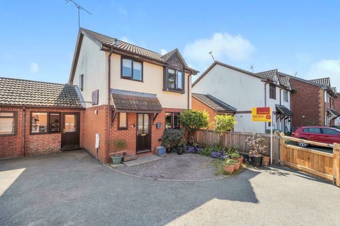 3 Bedroom Link Detached House For Sale In Leominster, Herefordshire, HR6