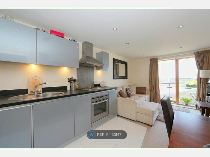 1 Bedroom Flat To Rent In Reed House, London, SW19