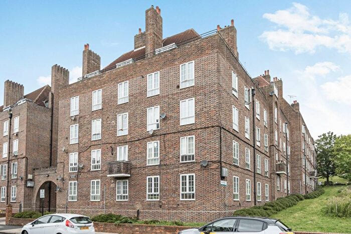 1 Bedroom Flat To Rent In Ledbury House, East Dulwich, London, SE22