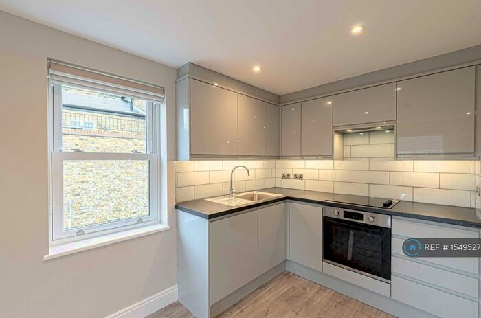 2 Bedroom Flat To Rent In Lordship Lane, London, SE22
