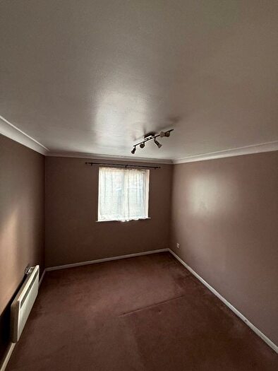 2 Bedroom Flat To Rent In Redford Close, Feltham, TW13