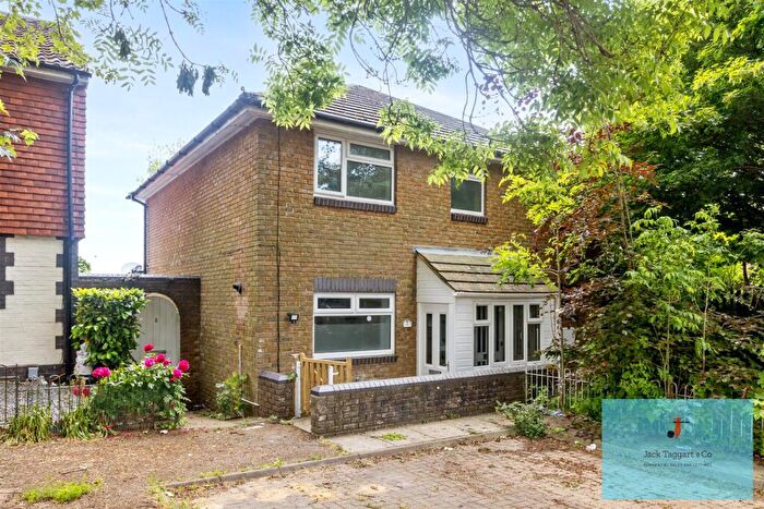 5 Bedroom Detached House For Sale In Graffham Close, Brighton, BN2