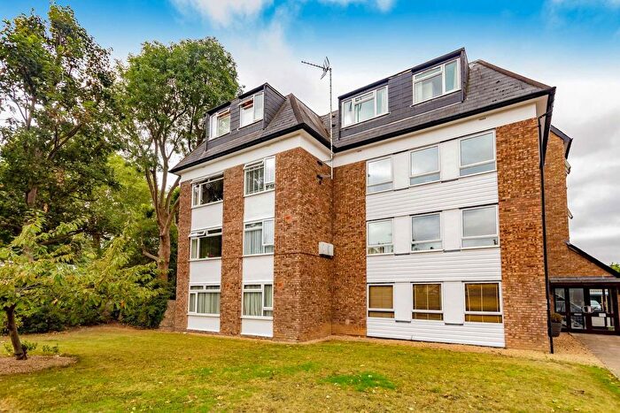 1 Bedroom Flat To Rent In Whitton Road, Twickenham, TW1