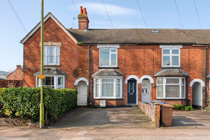 2 Bedroom Terraced House For Sale In Grove Road, Hitchin, SG5