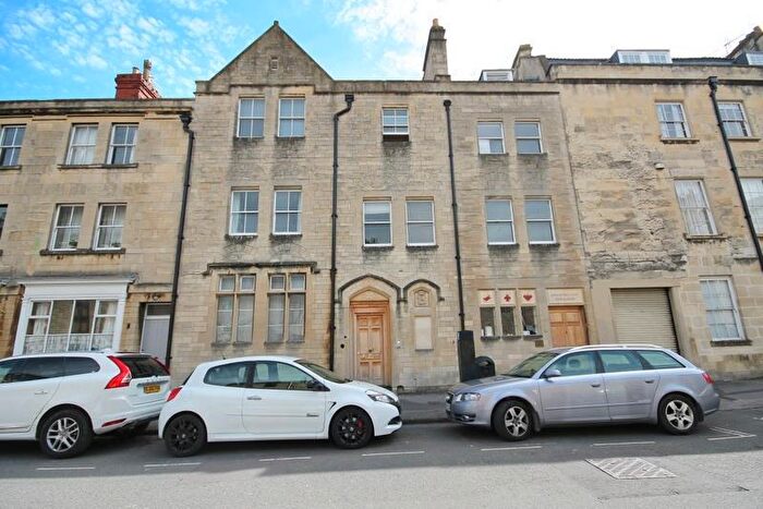 2 Bedroom Maisonette To Rent In Grove Street, BA2