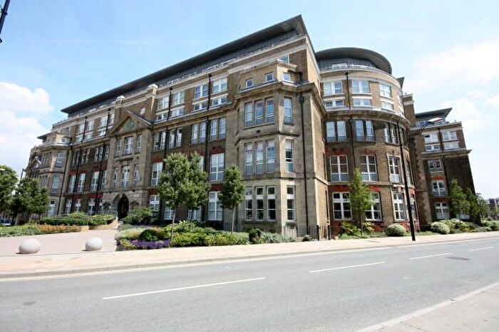 2 Bedroom Flat To Rent In Cadogan Road, SE18