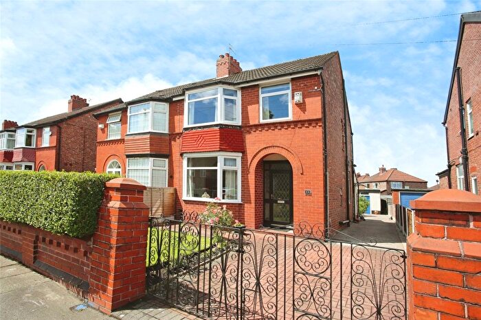 3 Bedroom Semi-Detached House For Sale In Broadstone Road, Heaton Chapel, Stockport, SK4