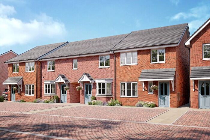 3 Bedroom End Of Terrace House For Sale In Scocles Road, Minster On Sea, Kent, ME12