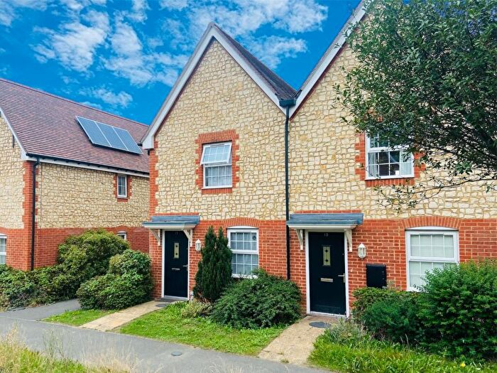 2 Bedroom End Of Terrace House For Sale In Leachman Way, Petersfield, Hampshire, GU31