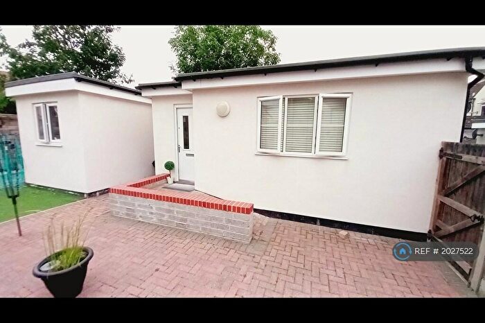 3 Bedroom Bungalow To Rent In Cowper Road, Sittingbourne, ME10