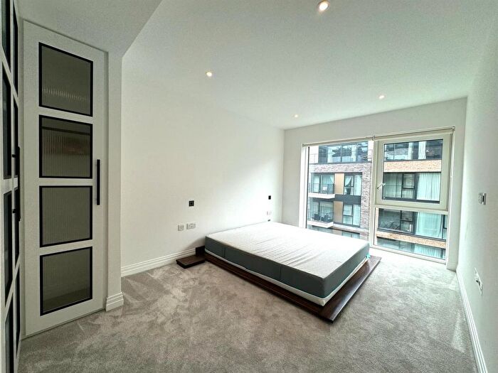 1 Bedroom Flat To Rent In Lockgate Road, London, SW6