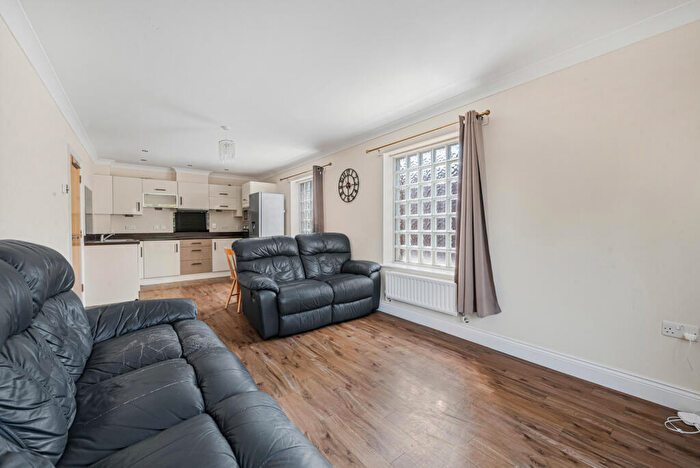 2 Bedroom Apartment For Sale In Sydenham Road, Croydon, CR0