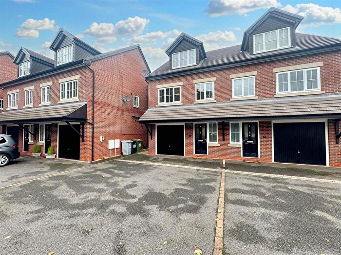 4 Bedroom House For Sale In Grimshaw Lane, Bollington, SK10