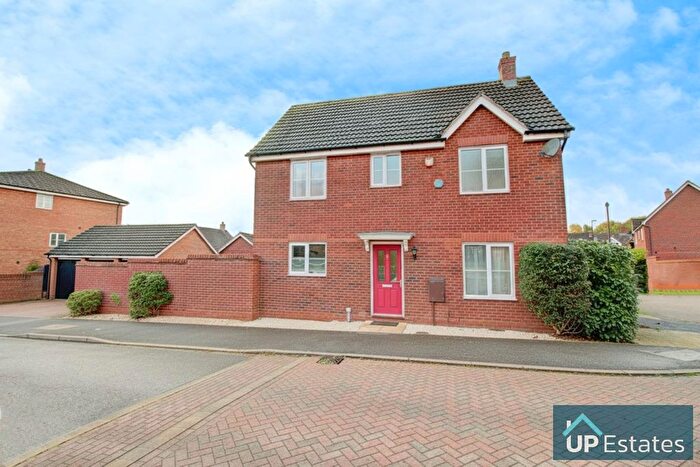 3 Bedroom Semi-Detached House For Sale In Shropshire Drive, Stoke Village, Coventry, CV3
