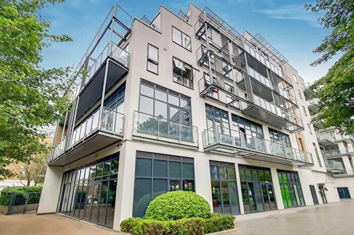 2 Bedroom Flat To Rent In Aegean Court, Seven Sea Gardens, London, E3