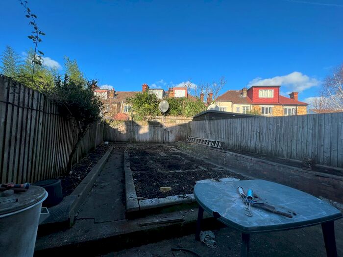 3 Bedroom Terraced House To Rent In Barlby Road, North Kensington, W10