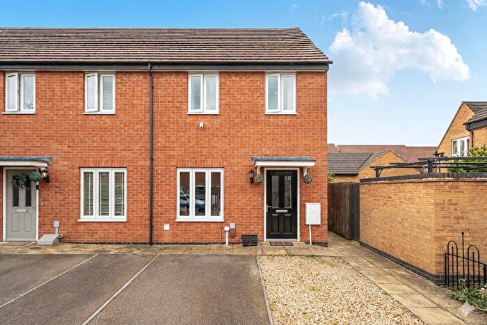 2 Bedroom End Of Terrace House For Sale In Fletcher Way, Gunthorpe, Peterborough, PE4
