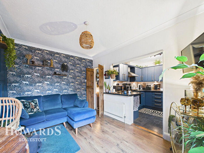 3 Bedroom Terraced House For Sale In Dell Road, Lowestoft, NR33
