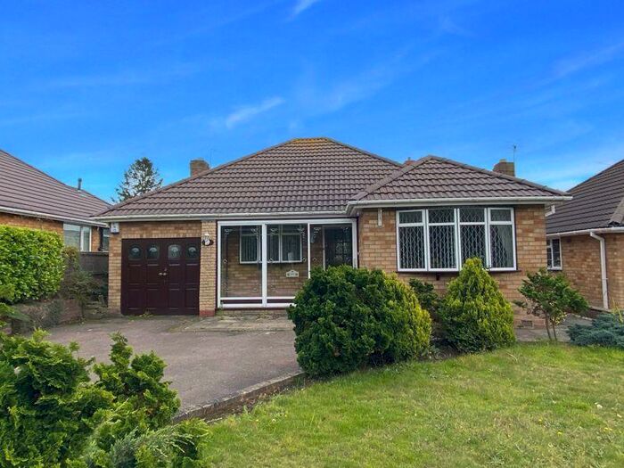3 Bedroom Bungalow To Rent In Sandyfields Road, Sedgley, DY3