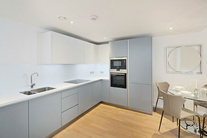 2 Bedroom Apartment To Rent In Wharf Road, London, N1