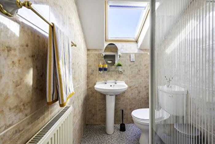 1 Bedroom Flat To Rent In Victoria Terrace, Leeds, LS3