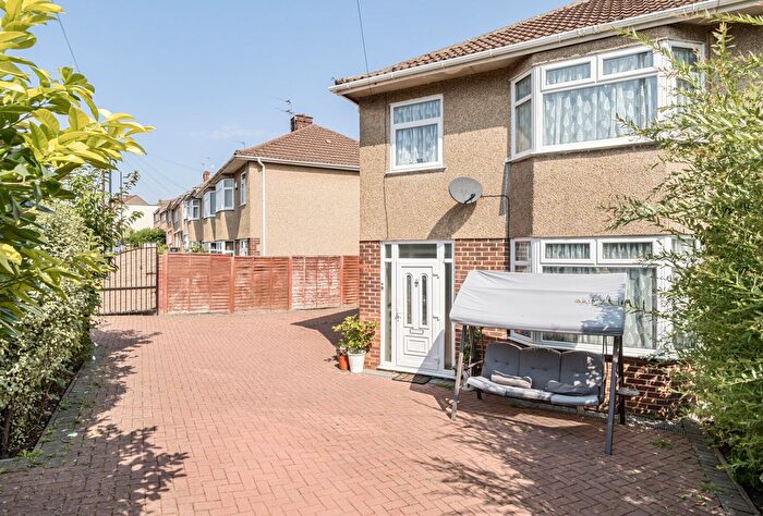 3 Bedroom End Of Terrace House For Sale In Air Balloon Road, Bristol, Somerset, BS5