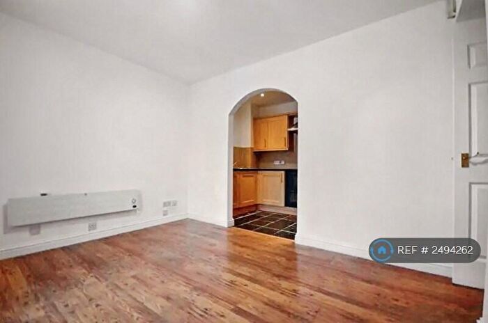 2 Bedroom Flat To Rent In Riverside Steps, St. Annes Park, Bristol, BS4