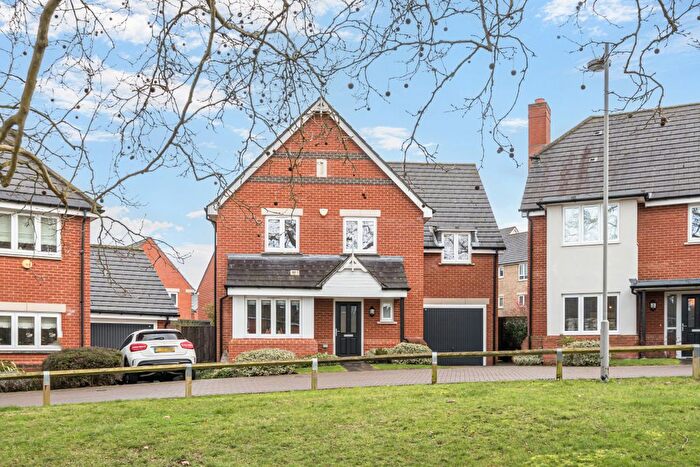 4 Bedroom Detached House For Sale In Glanville Way, Epsom, KT19