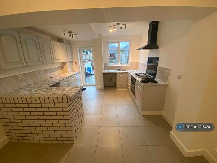 4 Bedroom Terraced House To Rent In Bentinck Street, Hucknall, Nottingham, NG15