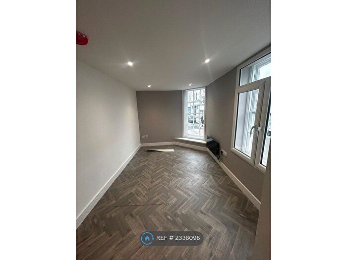 1 Bedroom Flat To Rent In Allhalland Street, Bideford, EX39