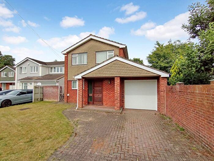 3 Bedroom Detached House For Sale In Bovingdon Heights, Marlow, SL7