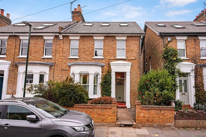 2 Bedroom Maisonette For Sale In Heathfield South, Twickenham, TW2