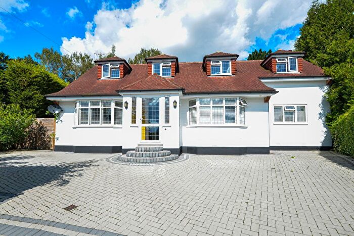 4 Bedroom Detached House For Sale In Humphrey Close, Fetcham, Leatherhead, KT22
