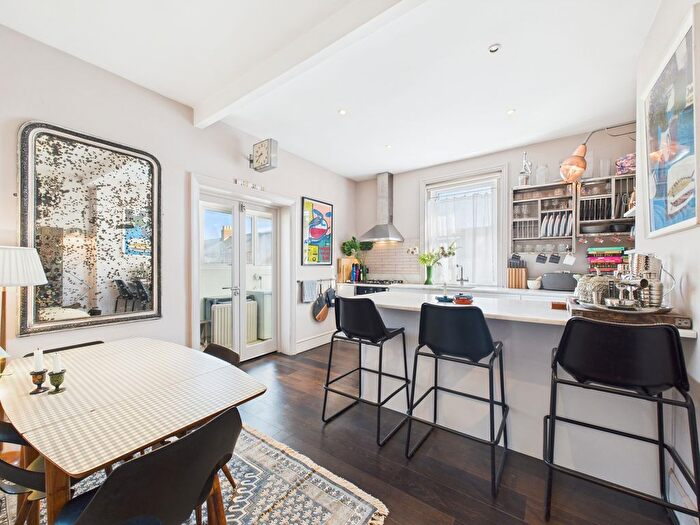 3 Bedroom Flat To Rent In Colebrook Road, Southwick, BN42