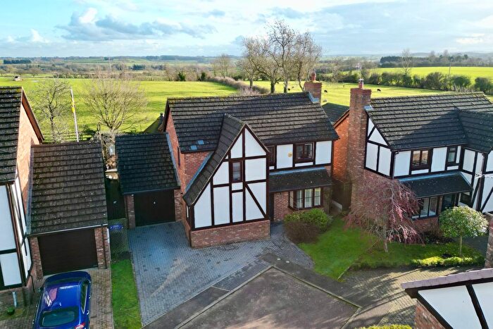 4 Bedroom Detached House For Sale In Grove Farm Close, Long Buckby, NN6