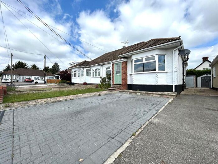 2 Bedroom Semi-Detached Bungalow To Rent In Carruthers Close, Wickford, SS11